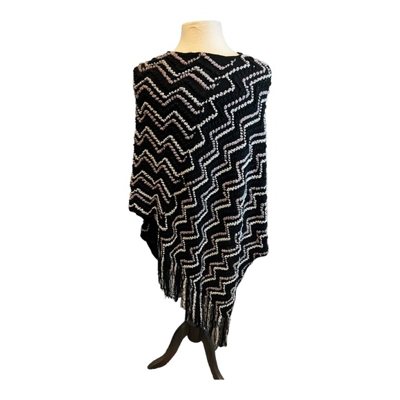 **Last Chance**| bcbg | Black / Silver Chevron Fringe Poncho Shawl Wrap OSFA - Picture 5 of 7
